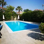 וילה Faros Luxury פריווליה