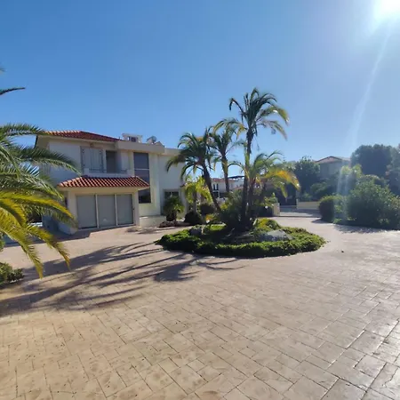 Faros Luxury וילה